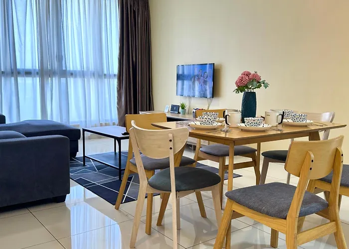 Eco Nest @3Bedroom High Floor By Hauzcinta